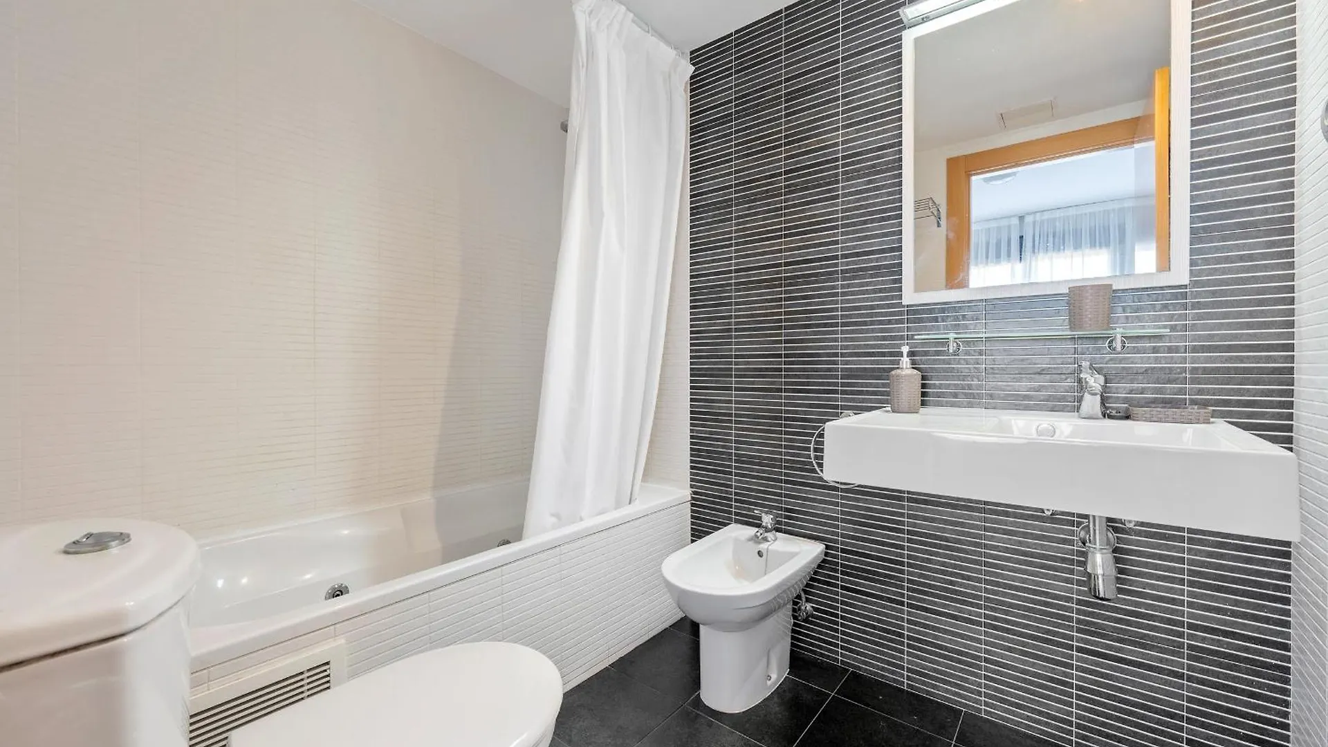 Hauzify I Apartament Garbi Torredembarra Spain